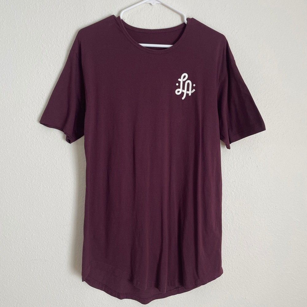 Mens Burgundy LA Script Logo Curved Hem S/S Streetwear Urban Crew Neck T-Shirt L